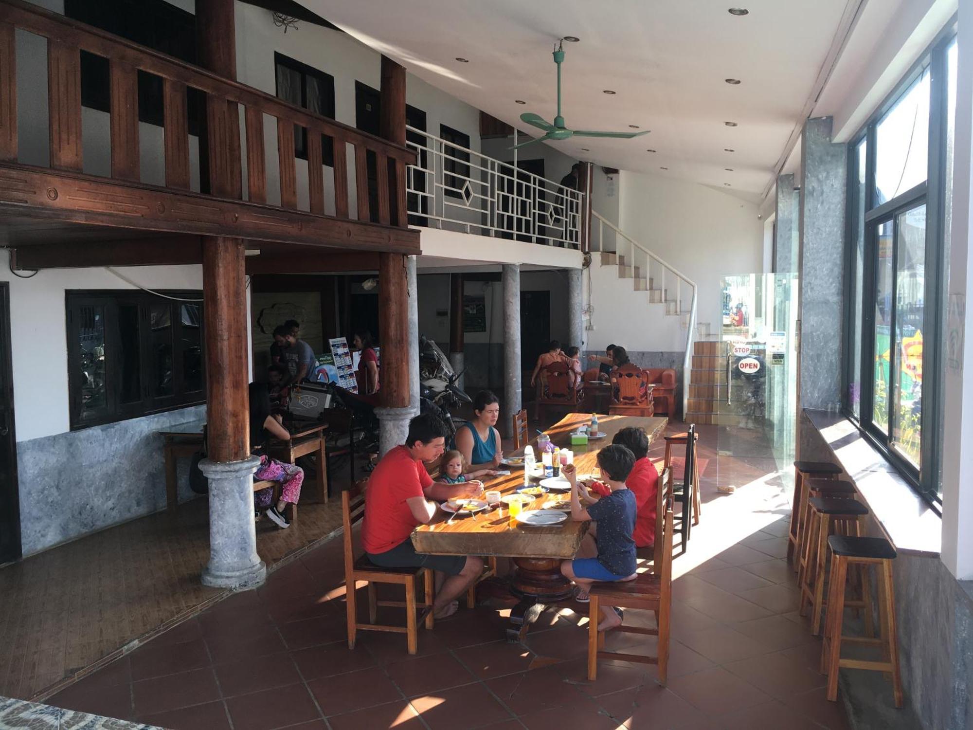 Lacasa Vang Vieng Hotel Kültér fotó
